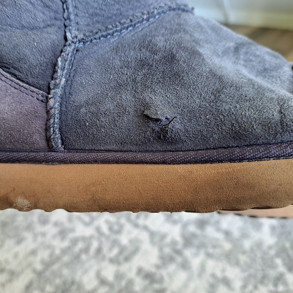 UGG Classic Mini Size 10 - Picture 11 of 11